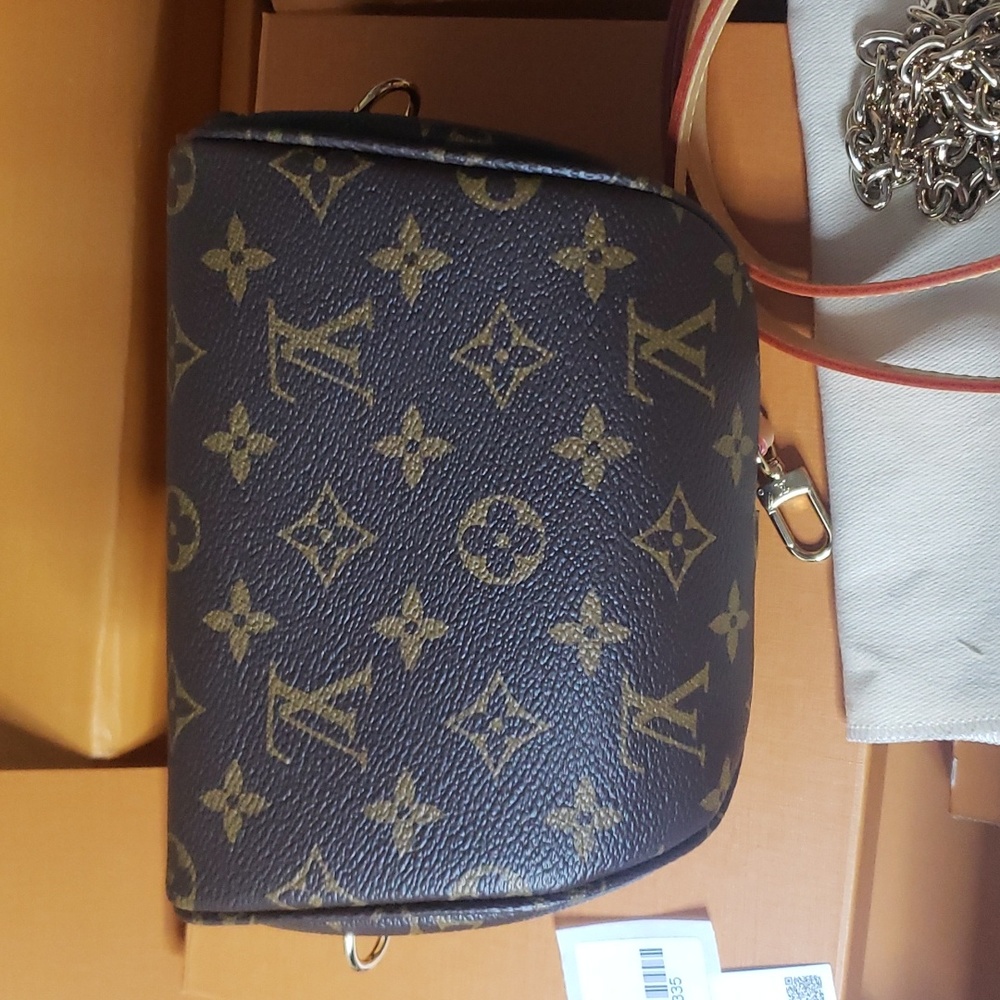 Louis Vuitton Mini Bumbag - Picture 7 of 13